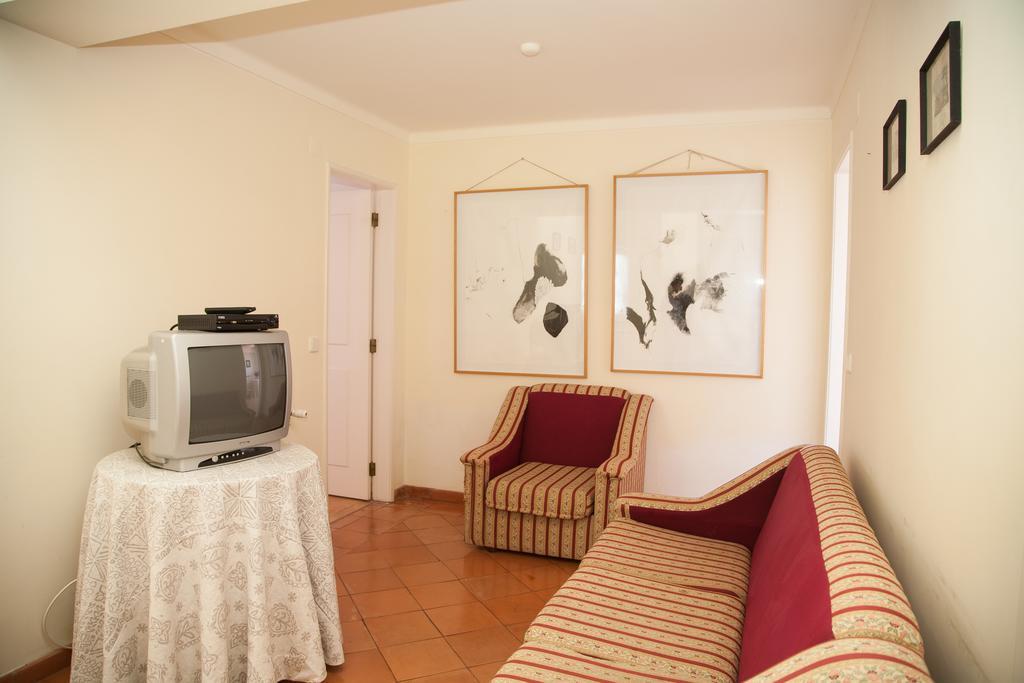 Sunshine Guest House Фош-ду-Арелью Экстерьер фото