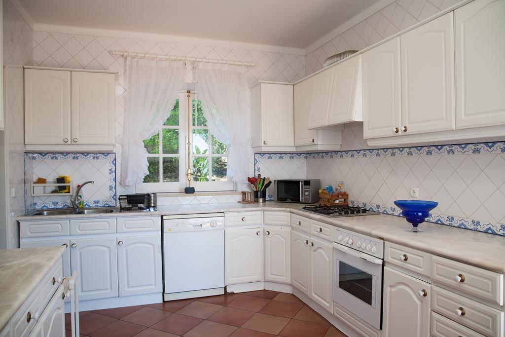 Sunshine Guest House Фош-ду-Арелью Экстерьер фото