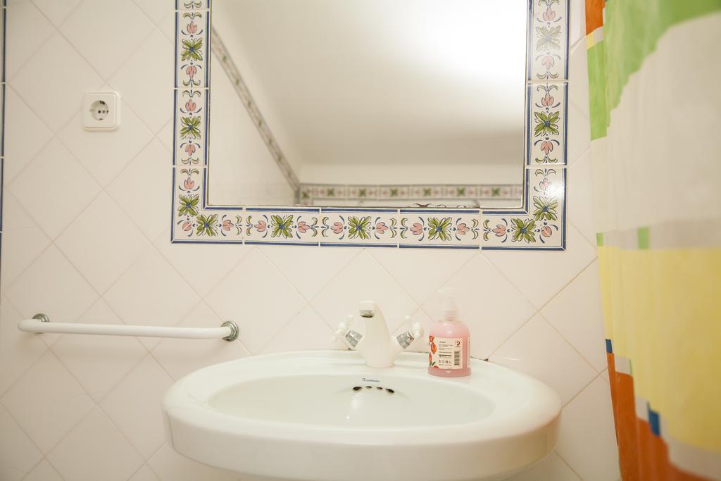 Sunshine Guest House Фош-ду-Арелью Экстерьер фото